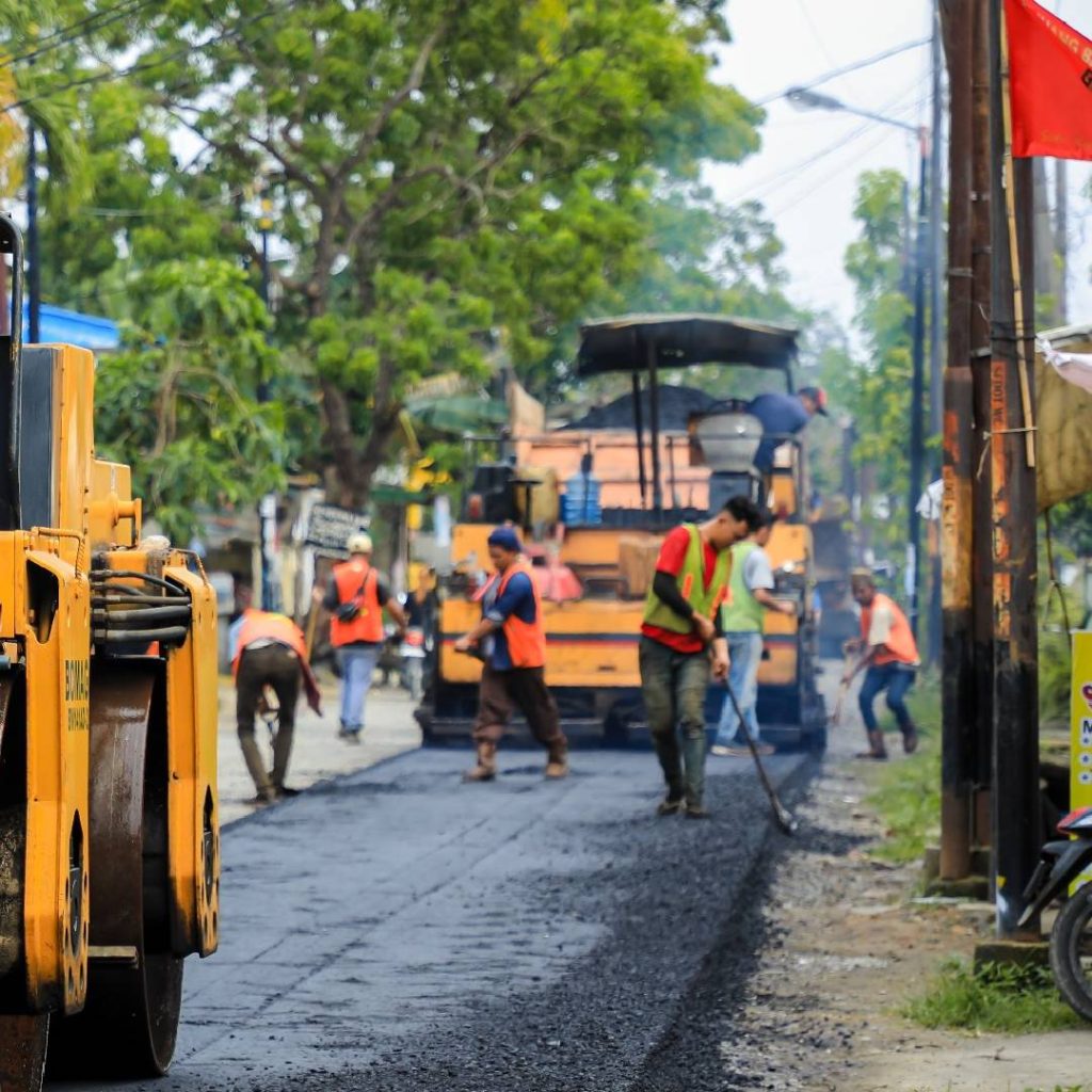 Jasa aspal halaman rumah Profesional & Berpengalaman